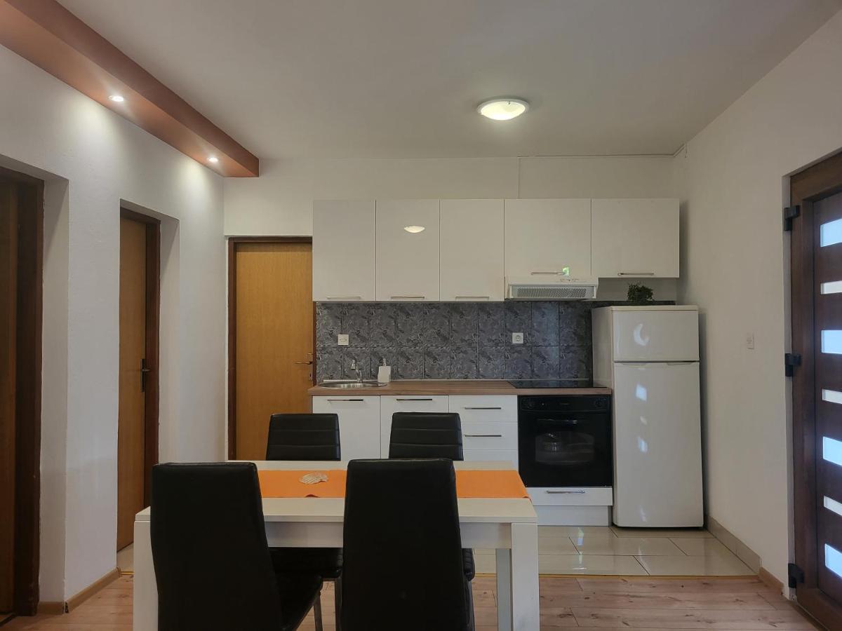 Apartments Lola Biograd Na Moru Extérieur photo