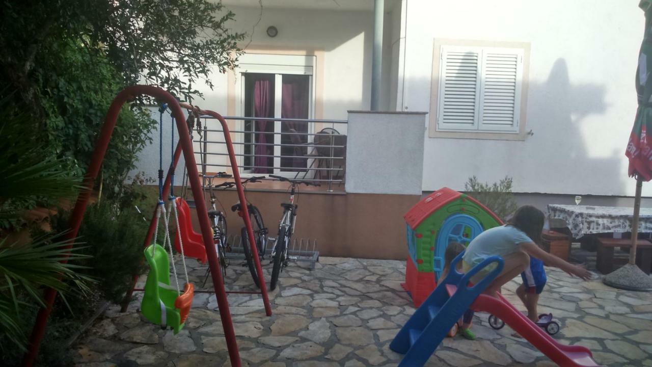 Apartments Lola Biograd Na Moru Extérieur photo