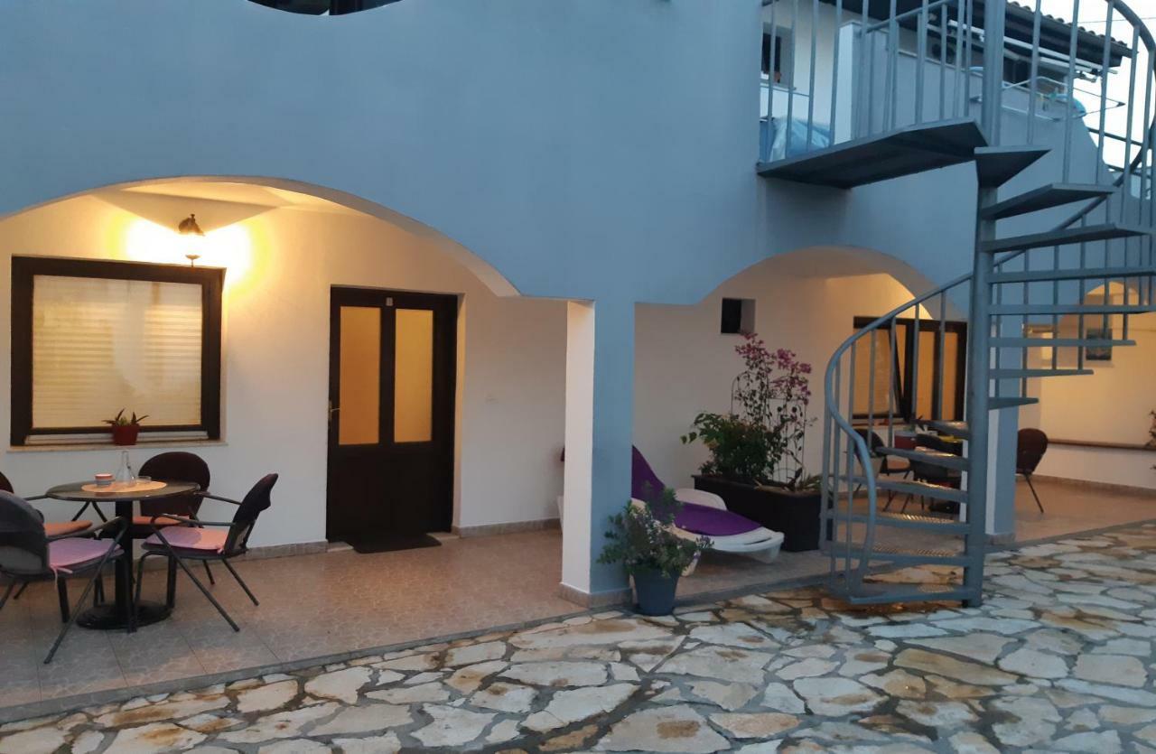 Apartments Lola Biograd Na Moru Extérieur photo