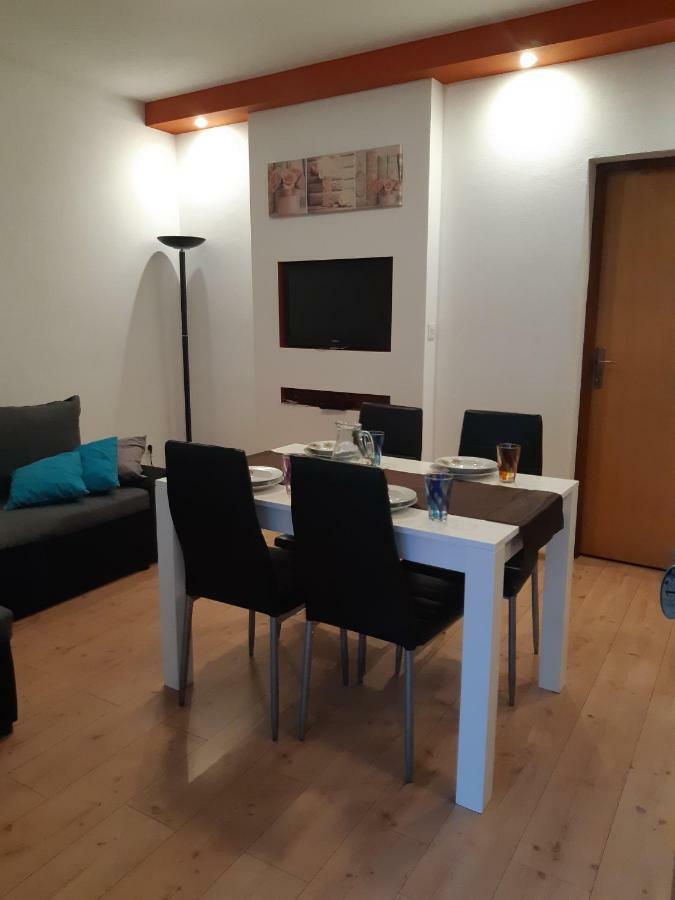 Apartments Lola Biograd Na Moru Extérieur photo