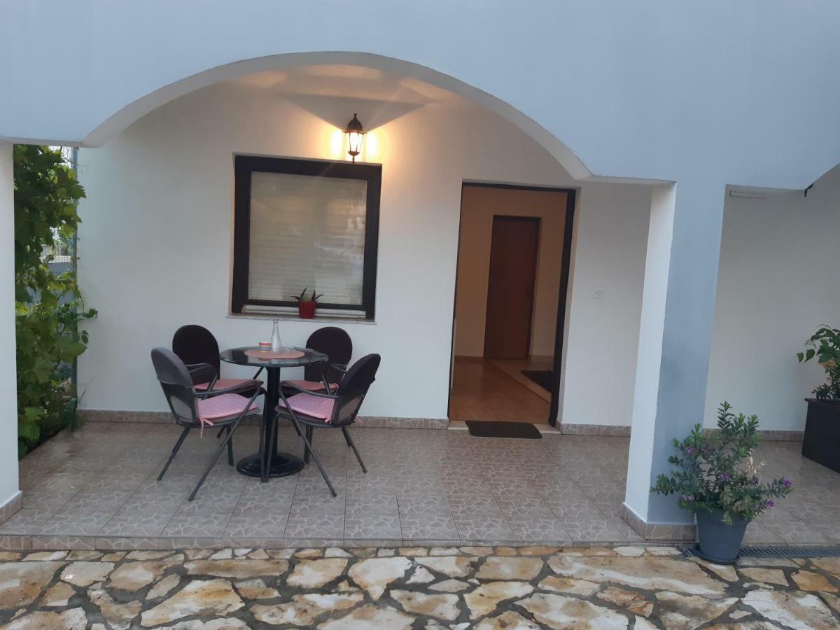 Apartments Lola Biograd Na Moru Extérieur photo